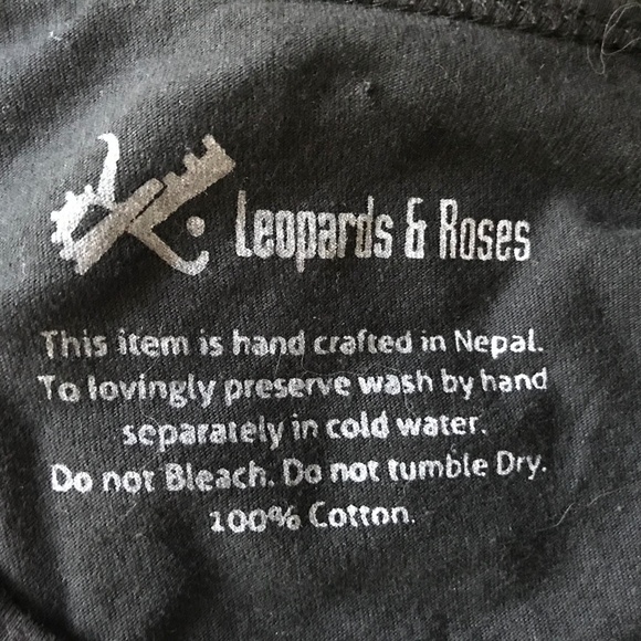 Leopards & Roses M Made in Nepal Cotton Top - Picture 4 of 4